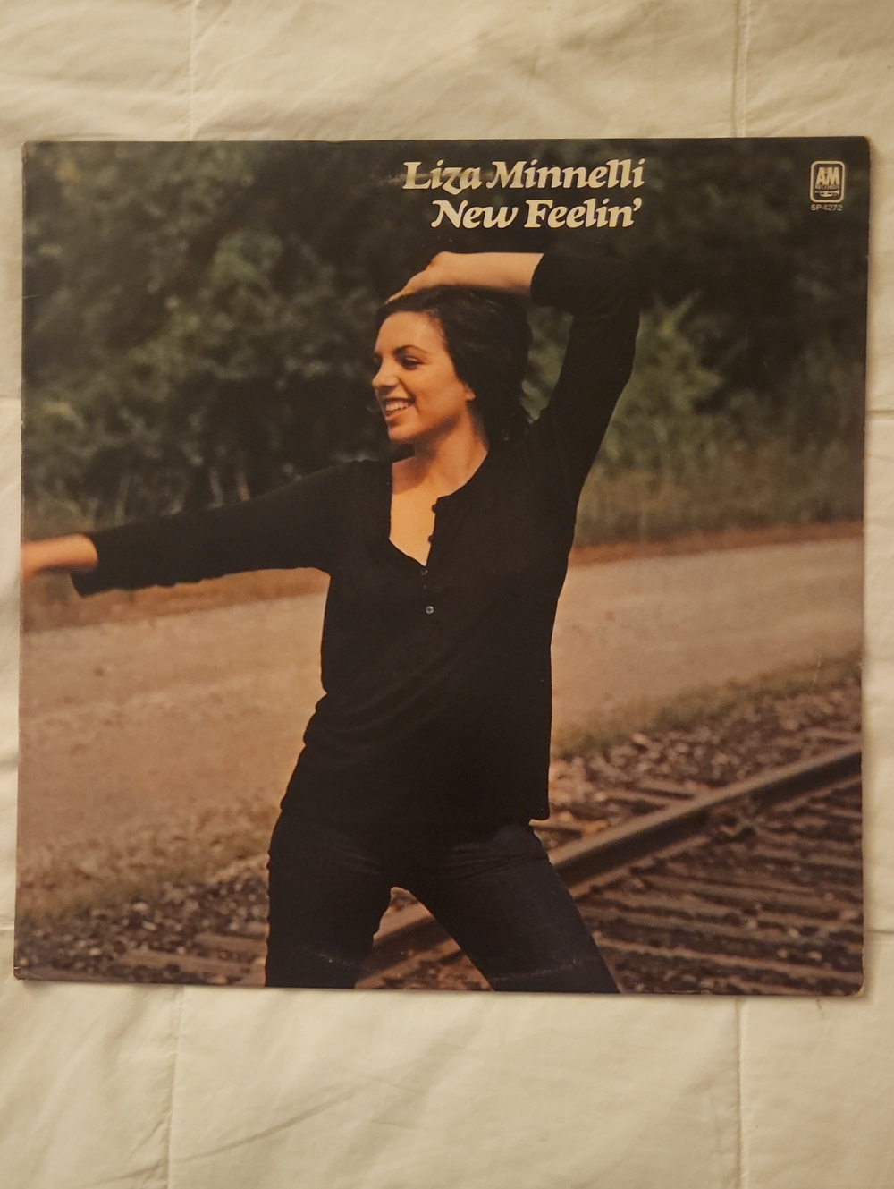 Liza Minnelli— New Feelin' (Black Vinyl Record) RARE GEM NEVER PLAYED